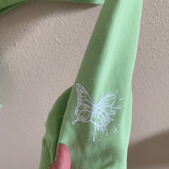 BATTLES & BUTTERFLIES mint colored cropped hoodie🌴 - Picture 4 of 5